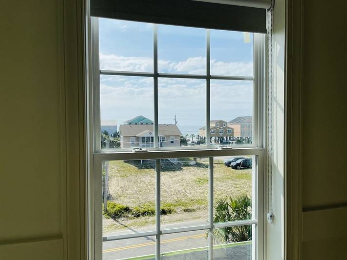 Vacation house for 14 people, with yard and balcony in Garden City (SC)