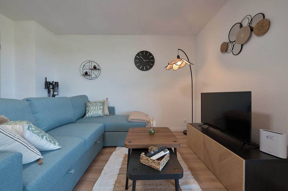 Entire apartment, Apartment, terrace, pool, Netflix and Wifi in Gaillac, Albi region