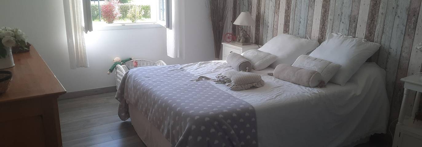 Gîte pour 8 personnes, avec jardin ainsi que piscine et terrasse dans Indre - 3