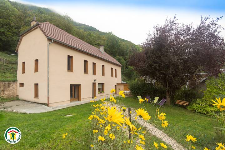Gîte pour 4 personnes, avec jardin dans La Motte-Saint-Martin