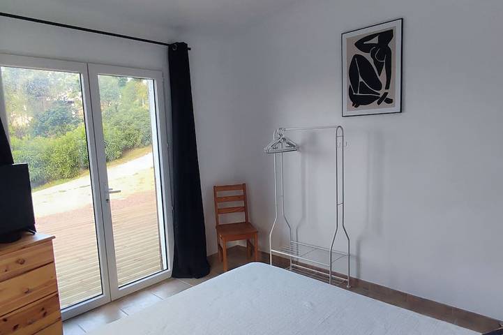House in the heart of the maquis, 300m from the beach, parking, boat trailer space. in Cargèse, Parc naturel régional de Corse