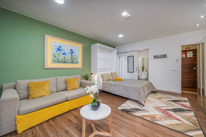 Ganzes Studio, Studio „Zizas House“ mit Wlan und Klimaanlage in Praia da Rocha, Portimão