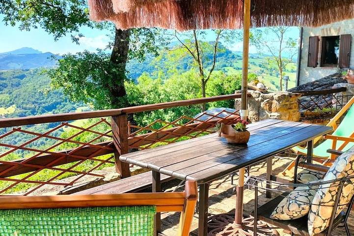 Ferienwohnung für 4 Personen, mit Pool und Garten in Penna San Giovanni