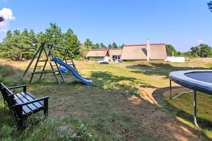 Ferienhaus für 4 Personen, mit Terrasse und Sauna in Tirpitz Museum (Oksby) - 2