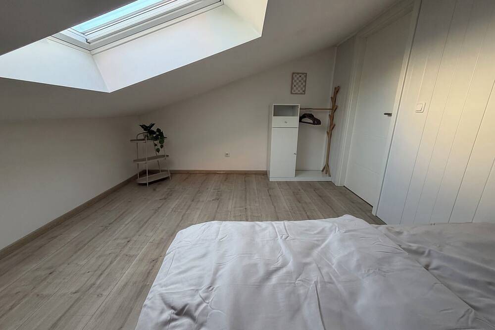 Ganze Wohnung, Wohnung für 8 Personen - Nähe Flughafen Fra in Kelsterbach, Südhessen