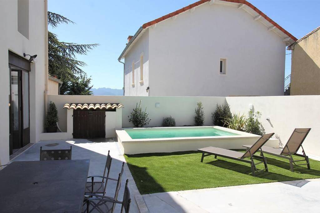 Maison de village 150 M2 au calme climatisée, piscine in Rasteau, Vaucluse