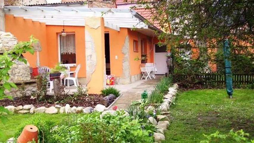 Ferienhaus für 4 Personen, mit Garten