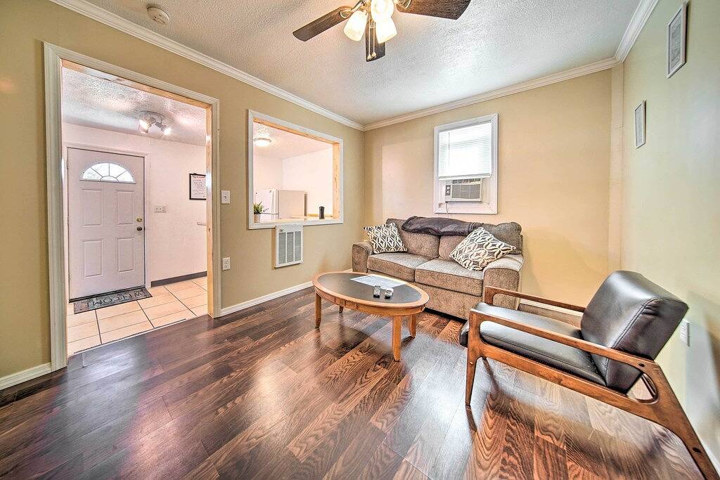 Geneva Cottage w / Patio - Schritte vom Eriesee! in Geneva-on-the-Lake, Ashtabula County