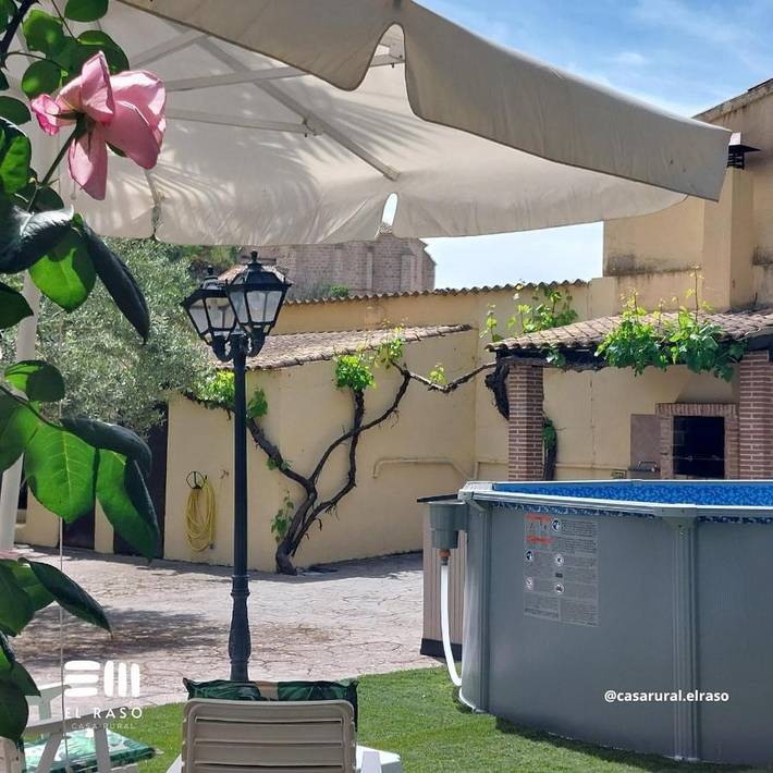 Casa rural con piscina para 10 personas, con vistas además de jardín y piscina en Provincia de Guadalajara - 3