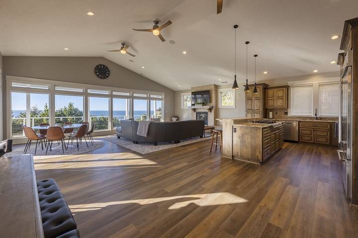 Vacation rental for 12 people, with yard and balcony as well as hot tub in Newport (Oregon)