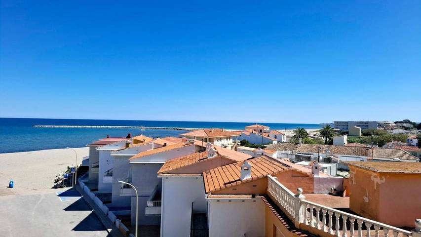Gîte pour 2 personnes, avec balcon et vue, animaux acceptés dans Les Deveses