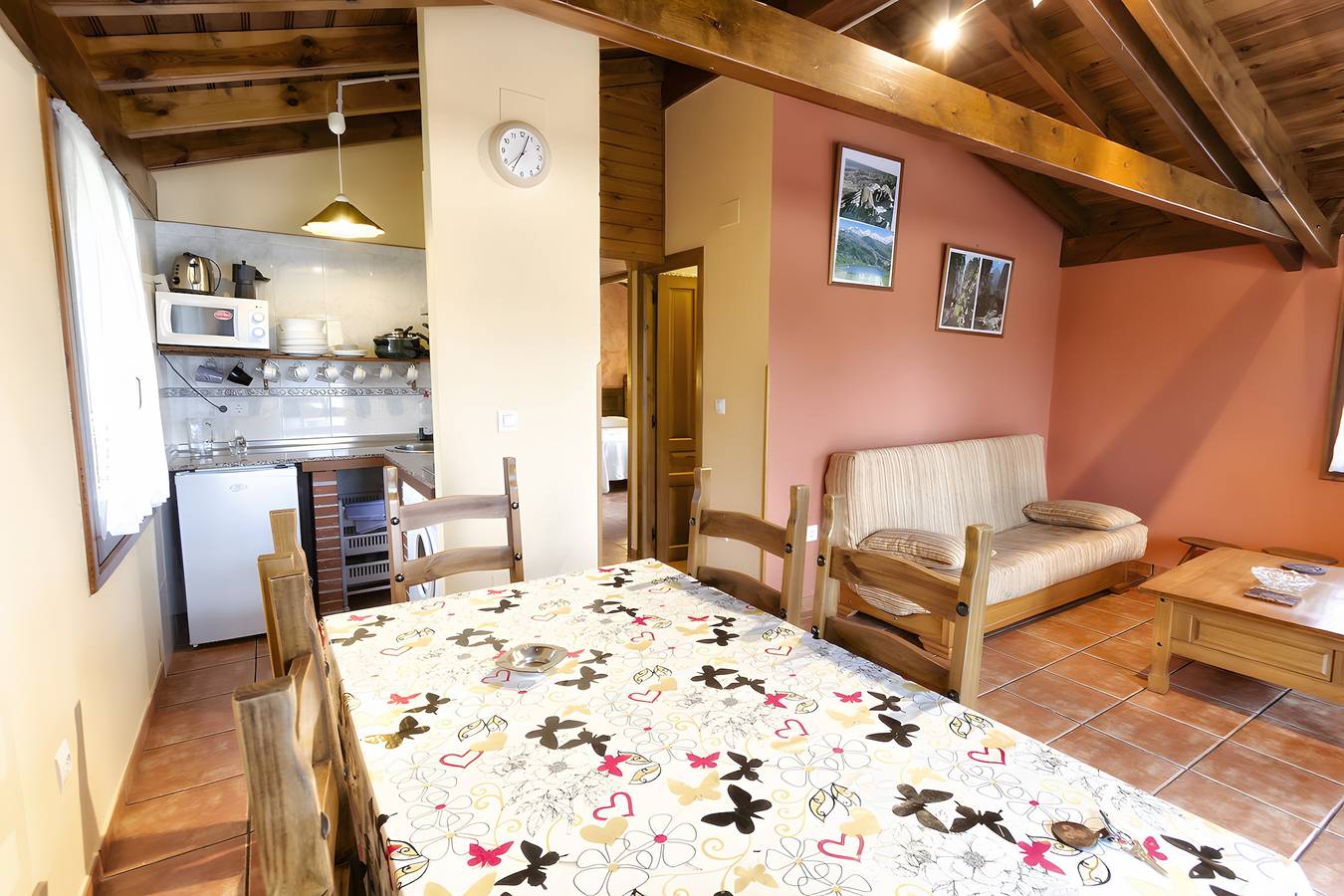 Apartment 'Trasgu' with Mountain View, Private Terrace and Wi-Fi in Cangas de Onís, Asturias Province