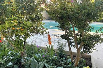 Gîte pour 6 personnes, avec jardin, animaux acceptés à Montaren-et-Saint-Médiers