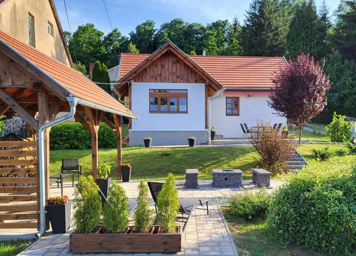 Ferienhaus für 4 Personen, mit Terrasse und Garten sowie Ausblick in St. Peter (Ungarn)