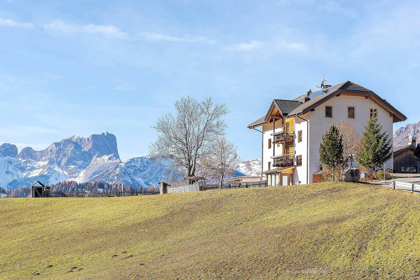 Ganze Wohnung, Apartment 'Rît' mit Bergblick, Gemeinschaftsterrasse und Wlan in Wengen (Italien), Dolomiti Superski