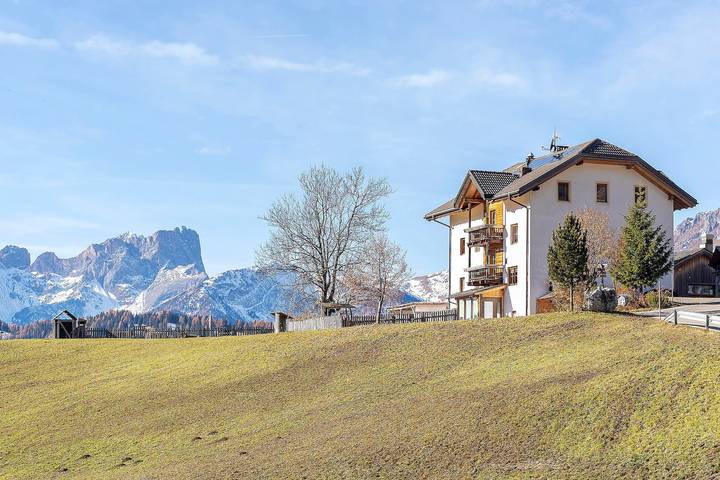 Ferienwohnung für 4 Personen, mit Balkon und Garten in Alta Badia - 2