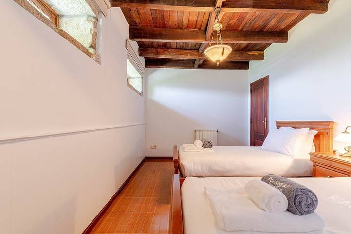 Location de vacances pour 14 personnes, avec jardin ainsi que balcon et piscine dans Barroselas - 4