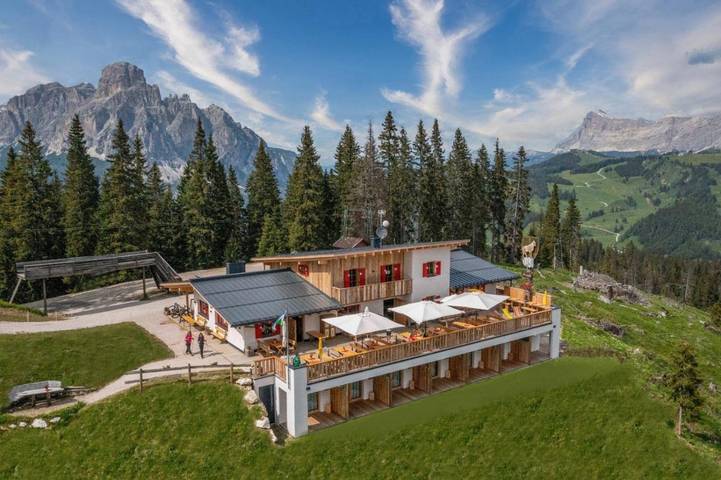 Ferienhaus für 2 Personen, mit Balkon und Terrasse sowie Garten und Ausblick in Corvara in Badia