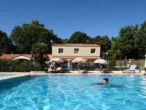 Mobilhome pour 4 Personnes in La Barre-de-Monts, Vendée