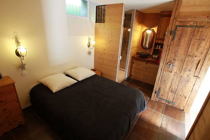 Location de vacances pour 2 personnes, avec piscine ainsi que jardin et balcon à Saint-Pierre-d'Albigny - 3