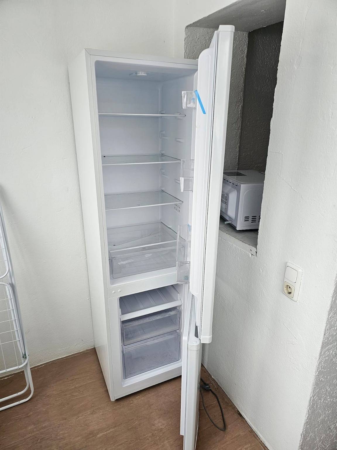 Ganze Ferienwohnung, Voll ausgestattete Monteur- Ferienwohnung direkt an der Raffinerie Leuna in Leuna, Saale-Unstrut