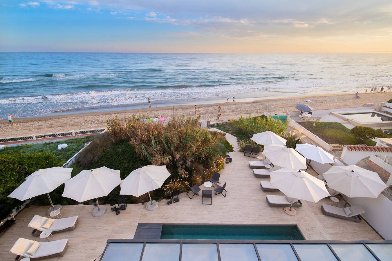 Beachfront Villa with Heated Pool & Spa in Las Chapas, Marbella