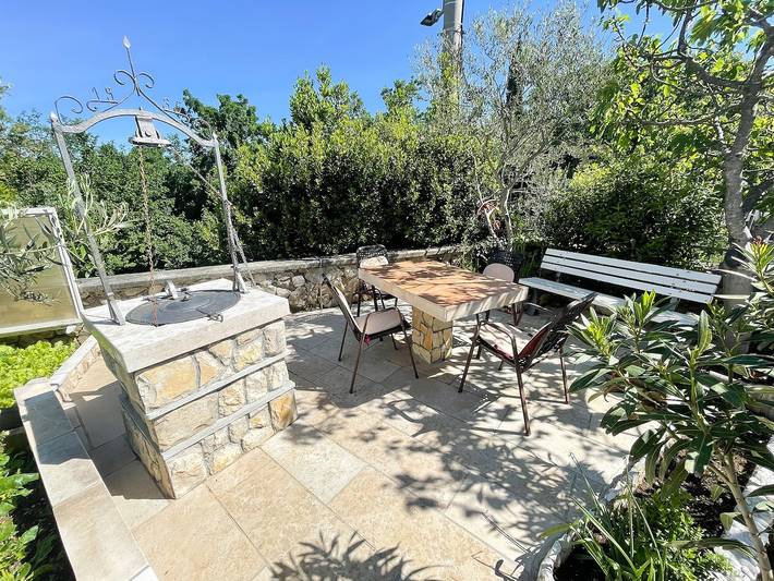 Apartament wakacyjny dla 8 osób w Jadranovo