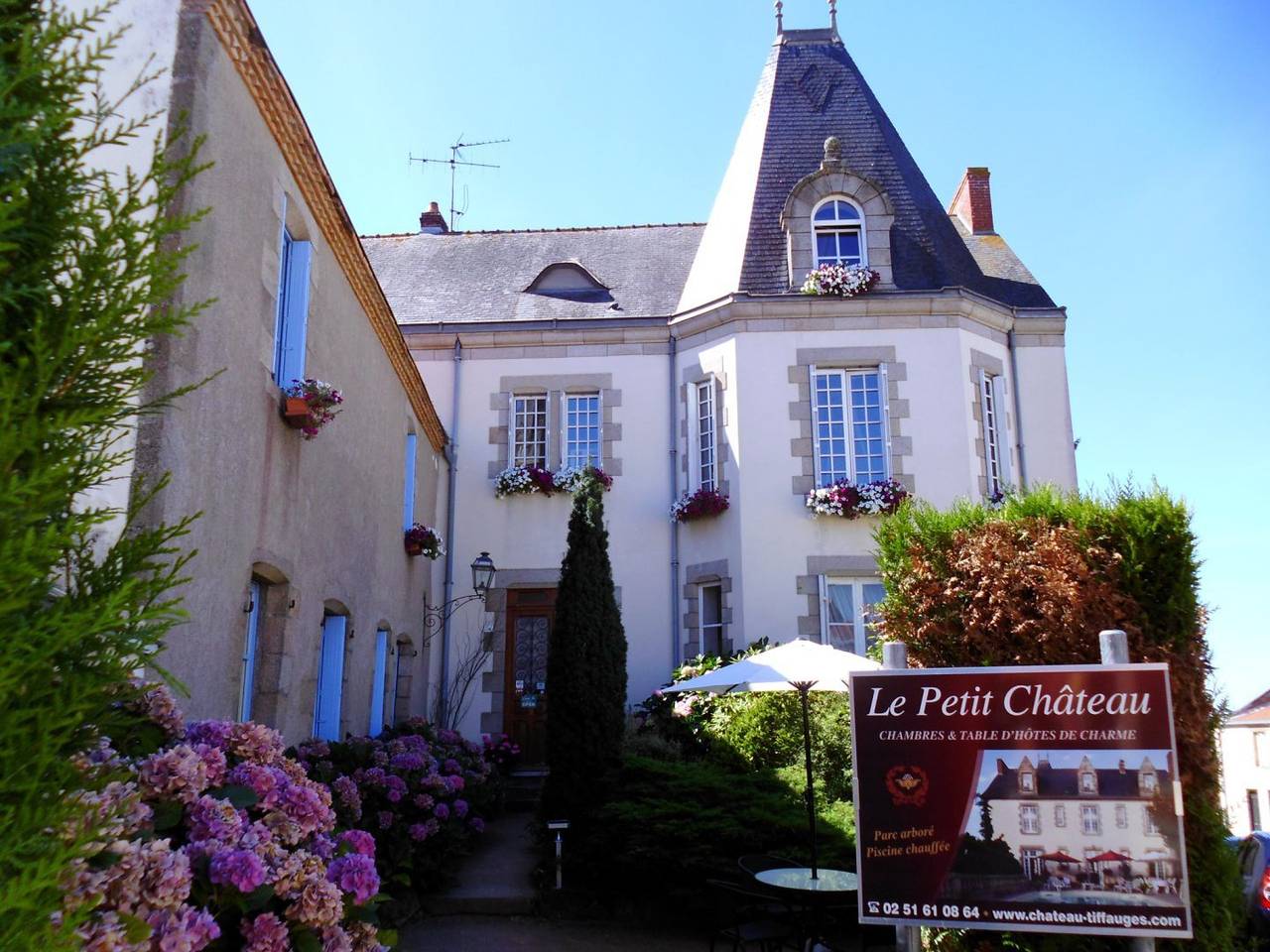 Le Petit Chateau - Puy du Fou - La Pompadour in Tiffauges, Vallée de la Loire