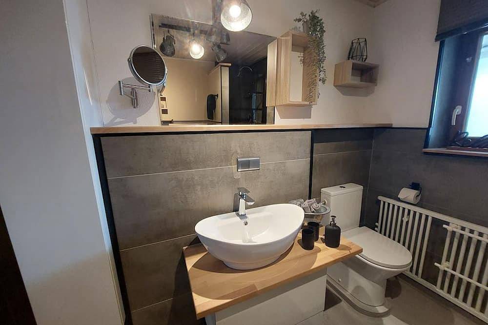 Ganze Wohnung, 2-Bettwohnung Rosengarten - Ferienwohnungen Naheliebe Haus Neeß in Kirn, Pfälzer Bergland