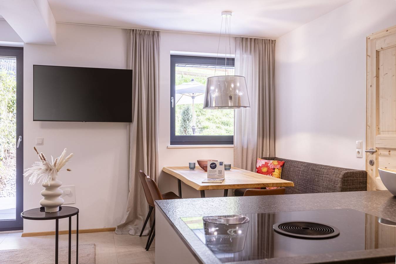 Ganze Wohnung, Ferienwohnung für 6 P. & Infinity Pool in Sankt Martin am Tennengebirge, Tennengau