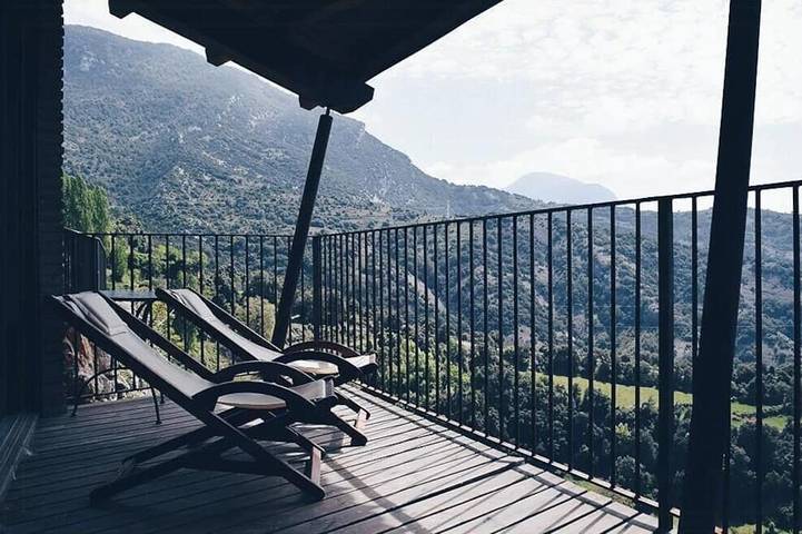 Location de vacances pour 8 personnes, avec Balcon ainsi que Jardin et Piscine à Odèn