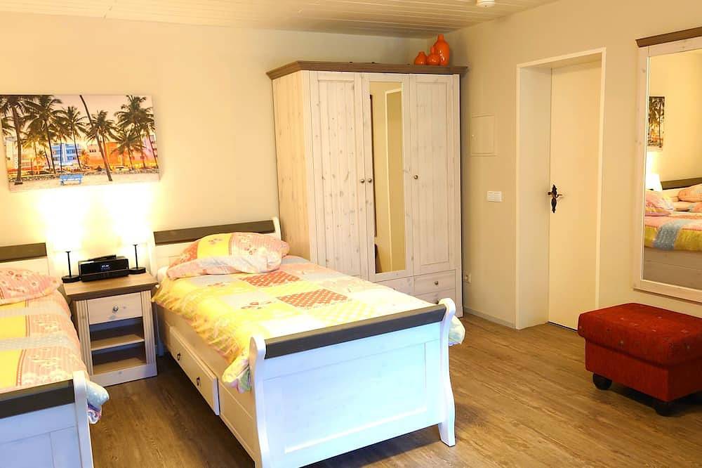 Ganze Wohnung, Ferienwohnung für 1 - 3 Personen, eigene Gartenterrasse, eigener Parkplatz Wi-Fi in Bad Honnef, Siebengebirge