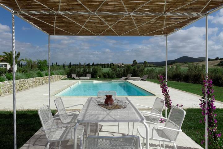 Podere La Sassicaia - Villa con piscina privata tra le colline toscane in Manciano (comune), Provincia di Grosseto