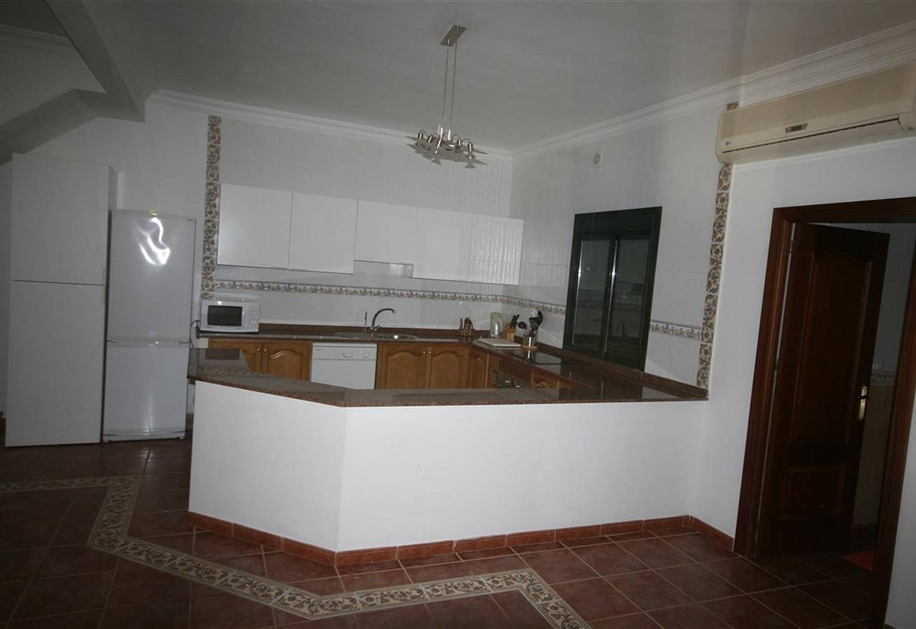 Villa Los Pinos con Piscina, Wi-Fi, A/A, Terraza y Jardín in Marchena, Provincia de Sevilla