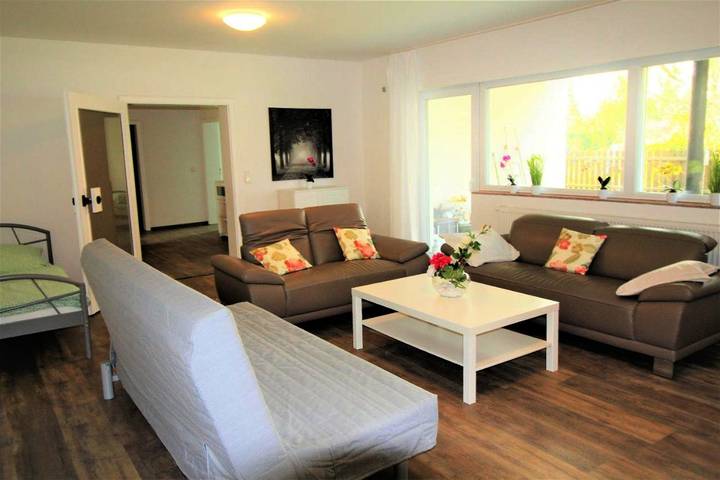 Ferienwohnung für 10 Personen, mit Garten und Ausblick in Sankt Augustin
