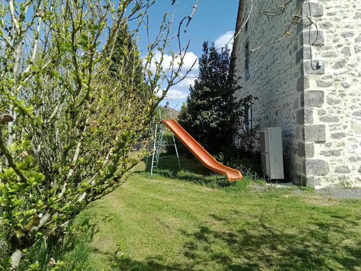 Location de vacances pour 15 personnes, avec jardin et terrasse, animaux acceptés à Saint-Estèphe (Dordogne) - 4