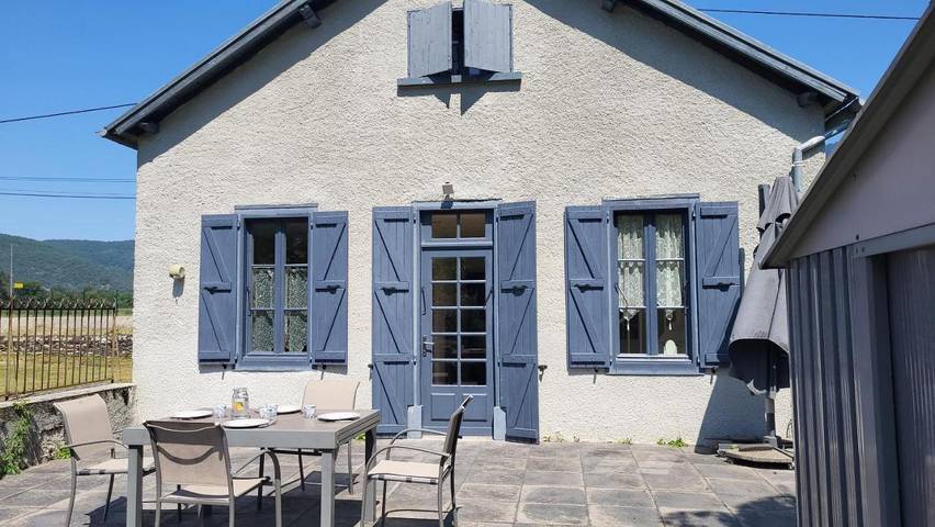 Location de vacances pour 6 personnes, avec terrasse et vue à Saléchan - 2