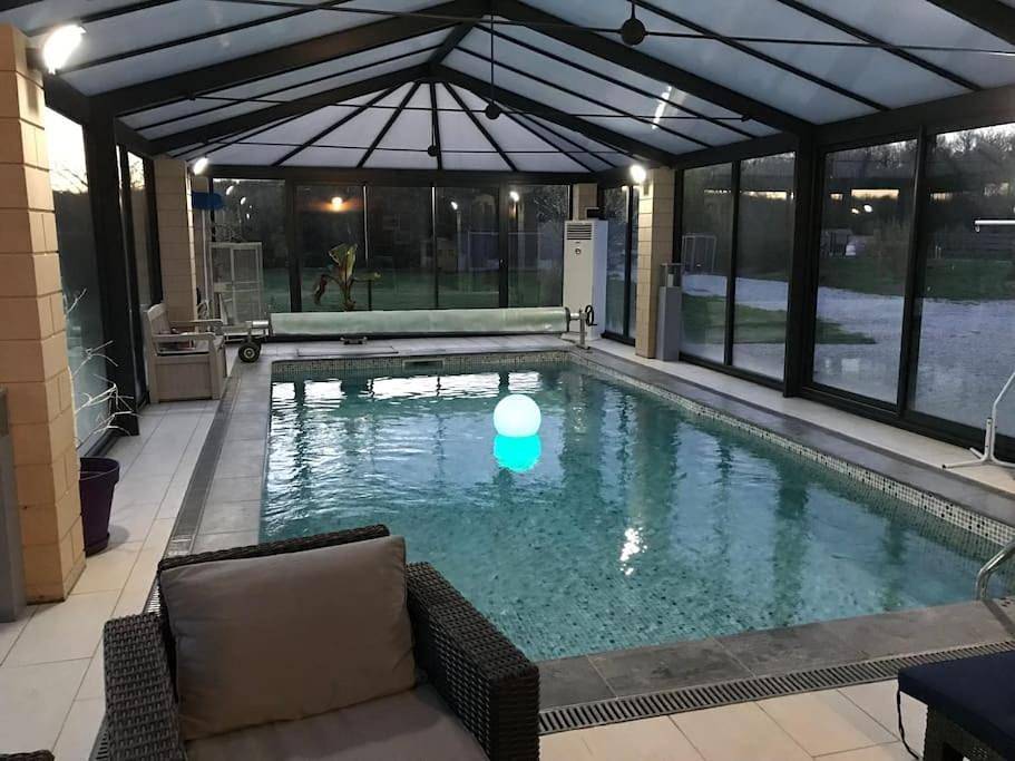 Five-Bedroom House in Courtenay, Région de Montargis