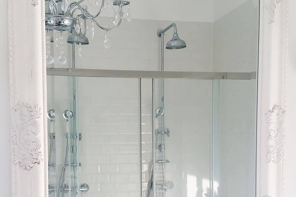 Ganze Wohnung, Le Chat Vert - Adults Only apartments in La Côte Vermeille, Saint-André