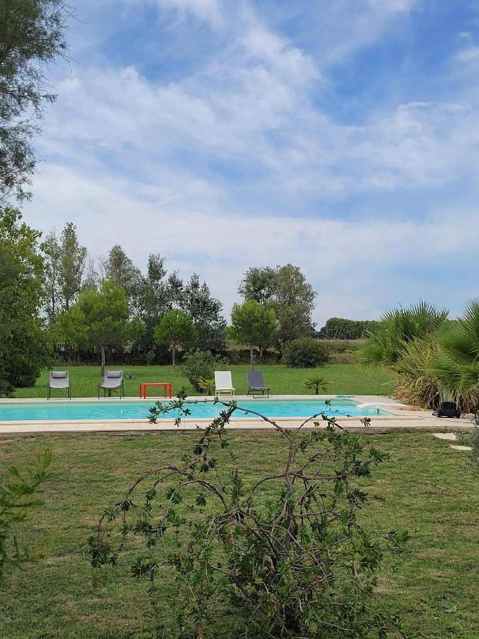 Location de vacances pour 8 personnes, avec piscine et jardin dans Albaron - 4
