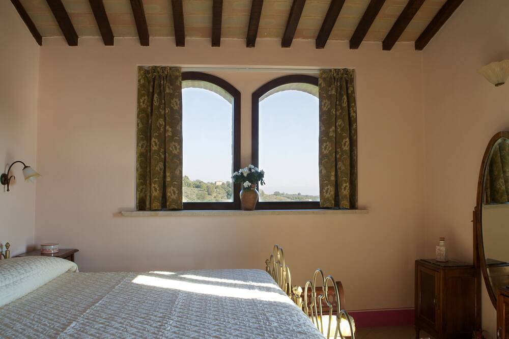 Villamari Nature&Rest Farm: Huge Location and Pool. in Gualdo Cattaneo, Provincia de Perugia