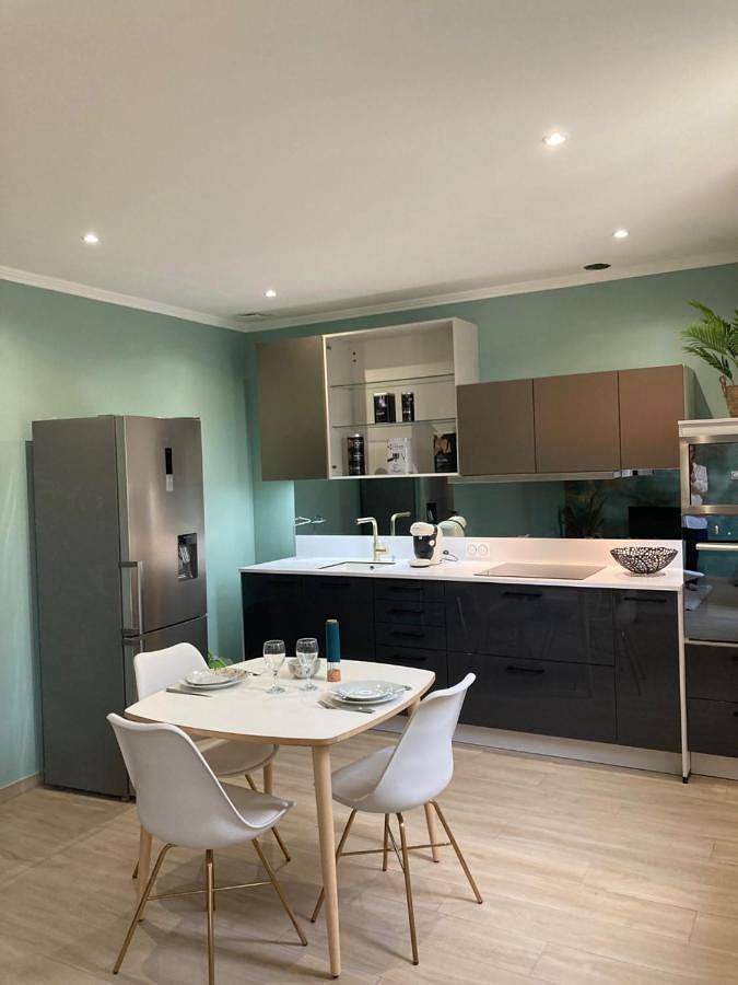 La casa verde 2 chambres 2 salles de bain 2 wc jardin in Compiègne, Oise
