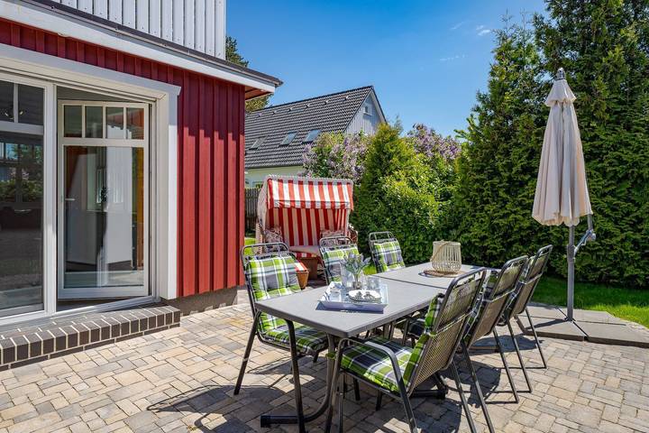 Ferienhaus für 8 Personen, mit Balkon und Terrasse sowie Garten und Sauna in Prerow