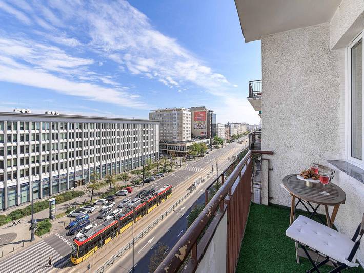 Ganze Wohnung, Apartment mit Balkon mit Skyline-Flair in Warschau Stadtmitte, Warschau