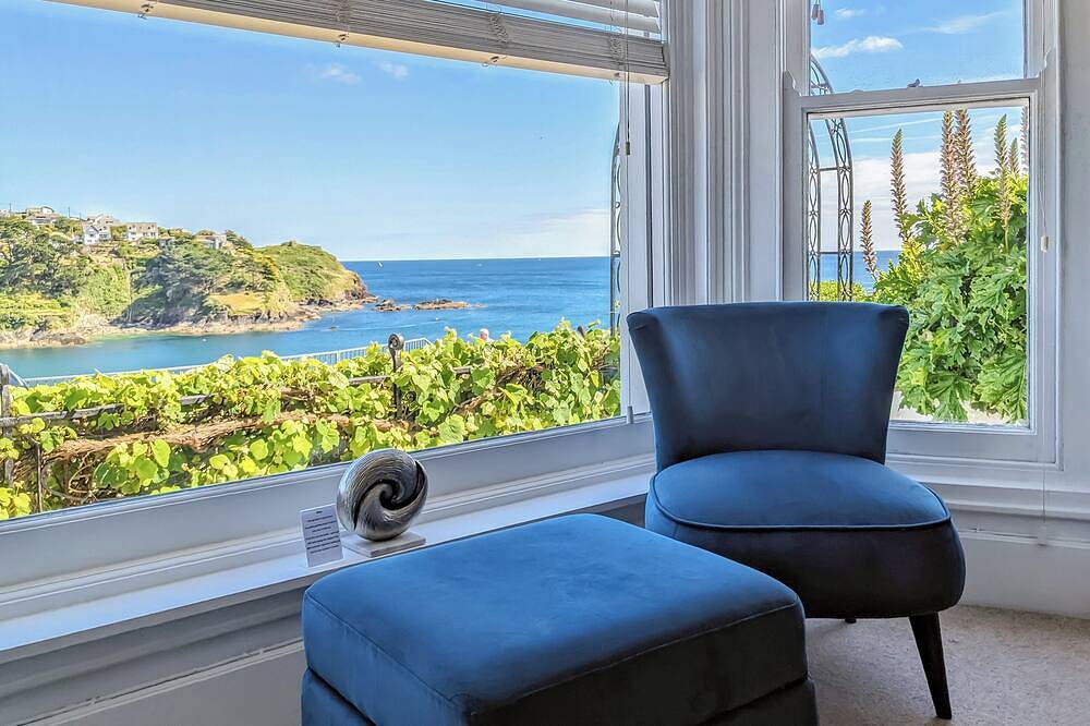 Seascape - St Catherine's Court in Polperro, Fowey