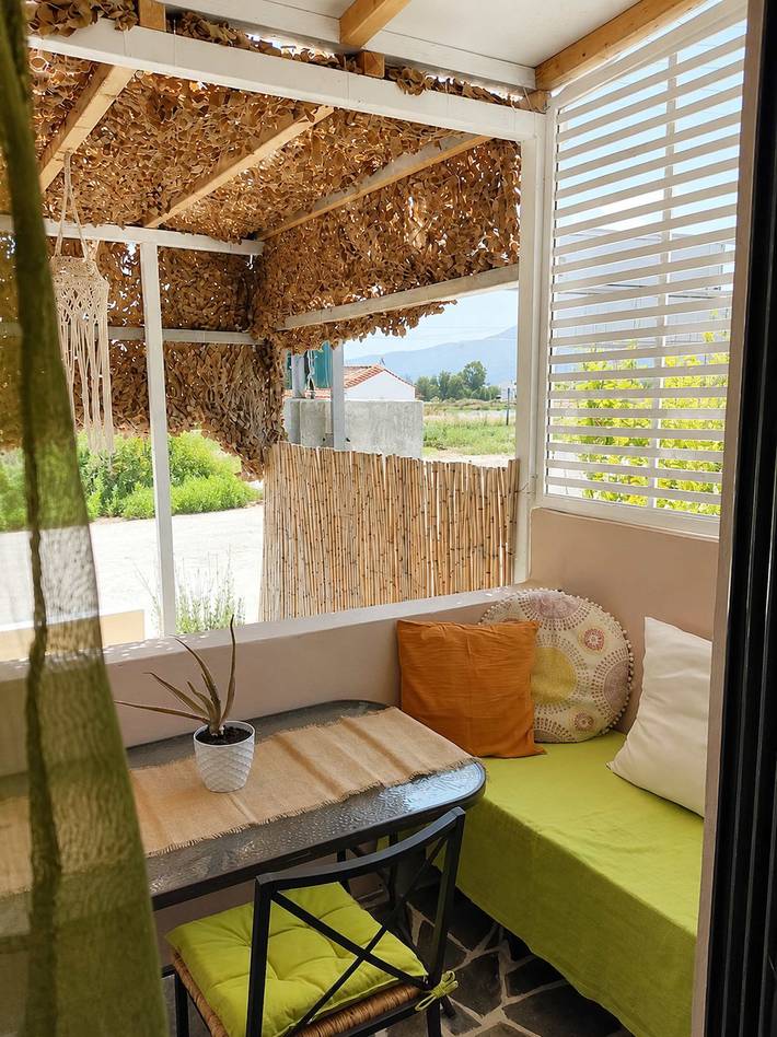 Apartment for 4 people, with garden, with pets in Alykes