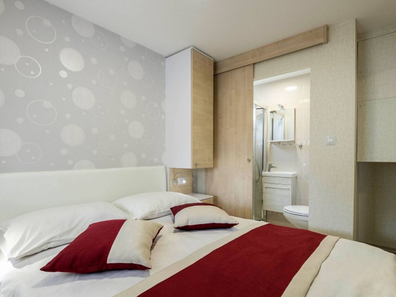 Mobilheim in Banjole mit Pool am Strand in Banjole, Südküste Istrien