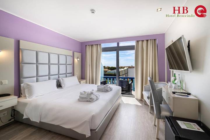 Hôtel pour 2 personnes, avec terrasse ainsi que piscine et jardin