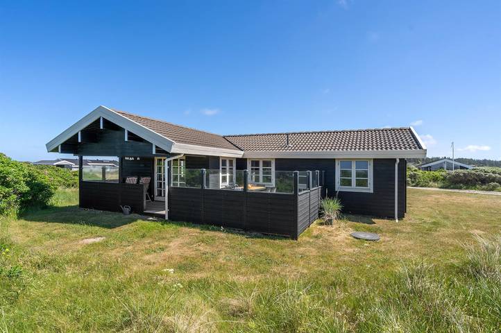 Feriehus for 5 personer, med terrasse, dyr tillatt i Lønstrup