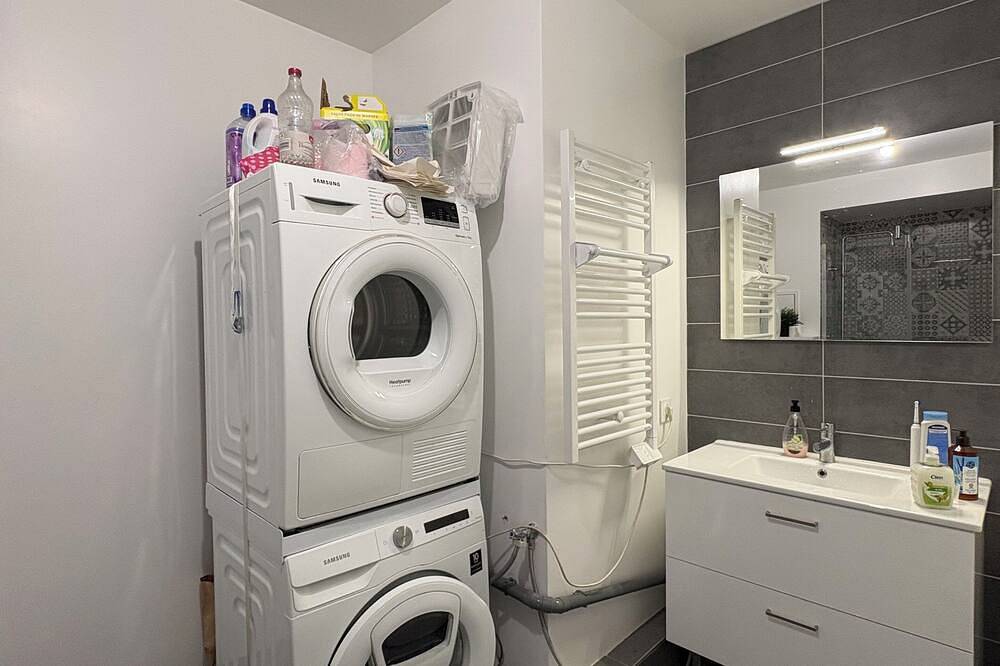 Chambre en colocation chez l'habitant, à 16 min de paris en métro,parking in Bois-Colombes, Hauts-de-Seine